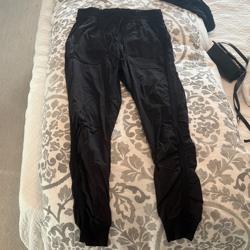 Womens Black lululemon joggers